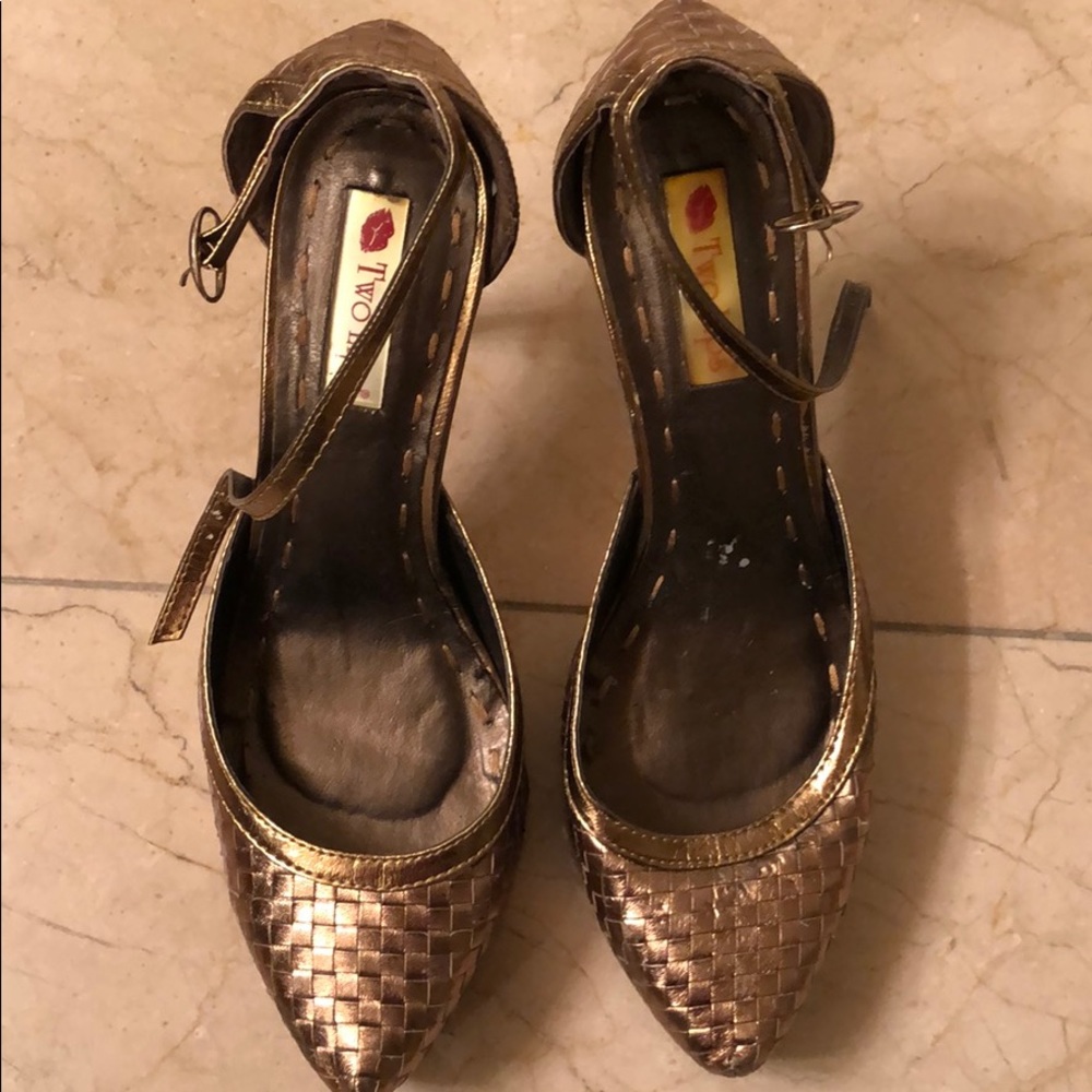 Gold Two Lips Heels